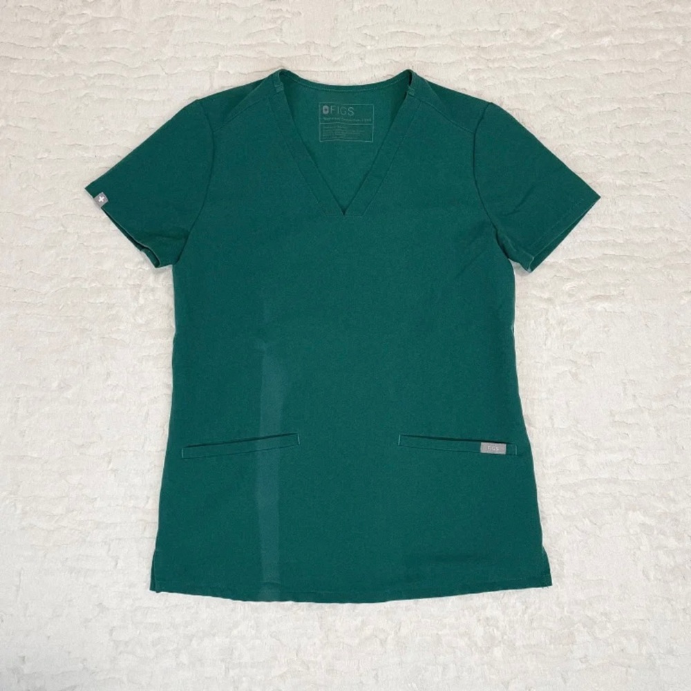 FIGS Hunter Green Casma 3-Pocket Scrub Top